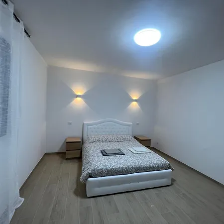 Casa Roma Rooms&apartments ゲストハウス *